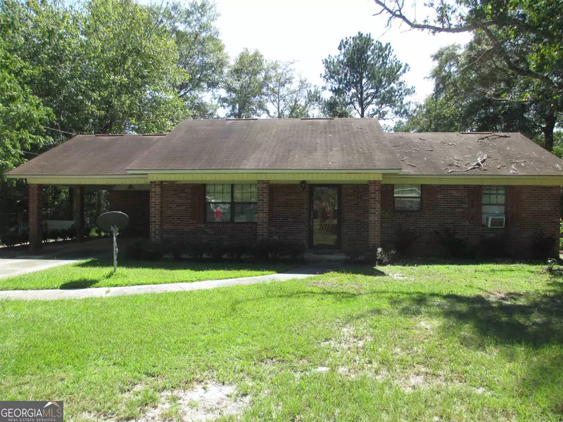 15 Mcdaniel ST, Hazlehurst, GA 31539