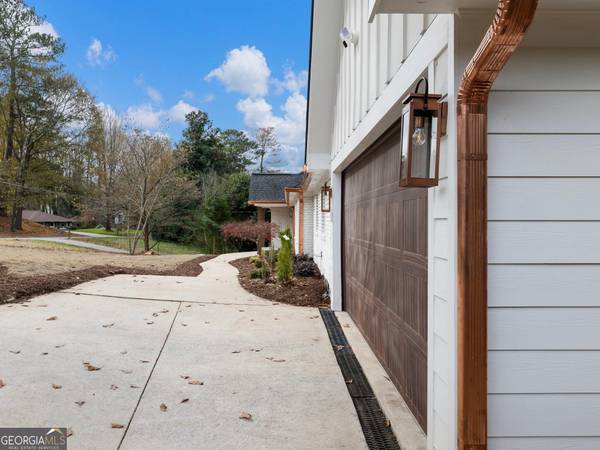 Sandy Springs, GA 30328,690 Amberidge TRL