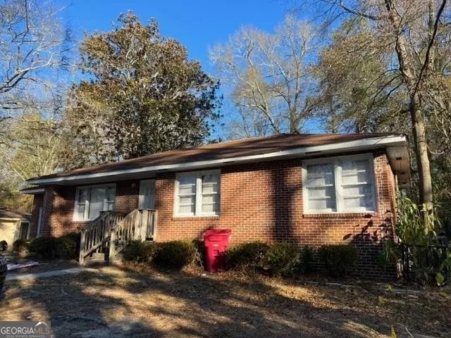 2006 Pinehill DR, Macon, GA 31217