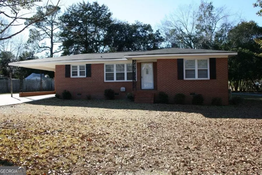 34 Lee ST, Hawkinsville, GA 31036