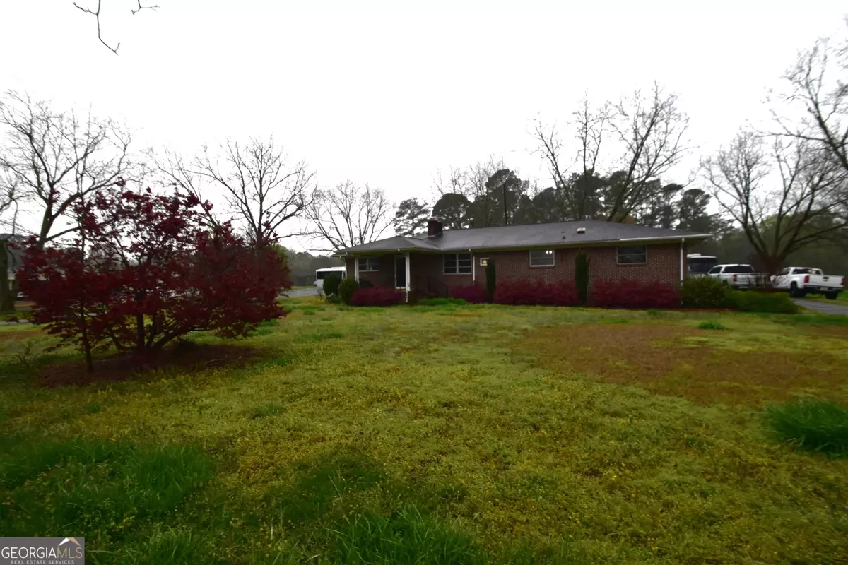 Lavonia, GA 30553,351 Smiths RD