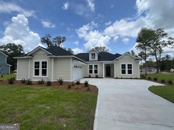 390 Harbour Island CIR, Waverly, GA 31565