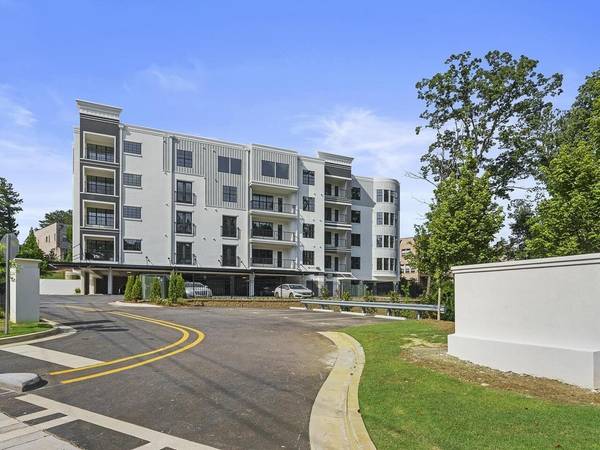 6890 Peachtree Dunwoody RD #302, Sandy Springs, GA 30328