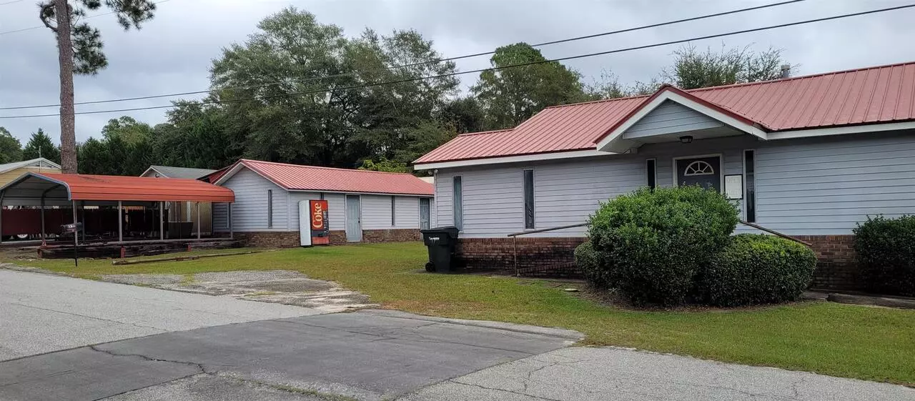 118 Pierce AVE, Swainsboro, GA 30401