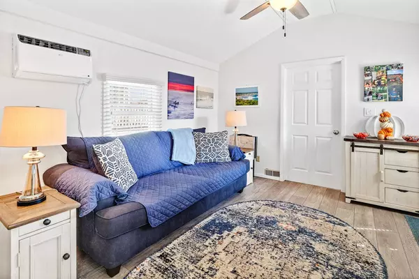 Montauk, NY 11954,100 DeForest Road #513