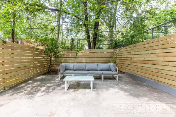 Brooklyn, NY 11216,697 Dekalb Ave #4R