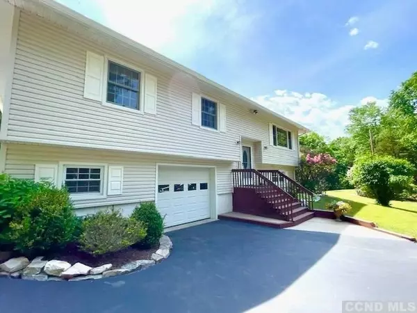 Hyde Park, NY 12578,96 Woodlea RD