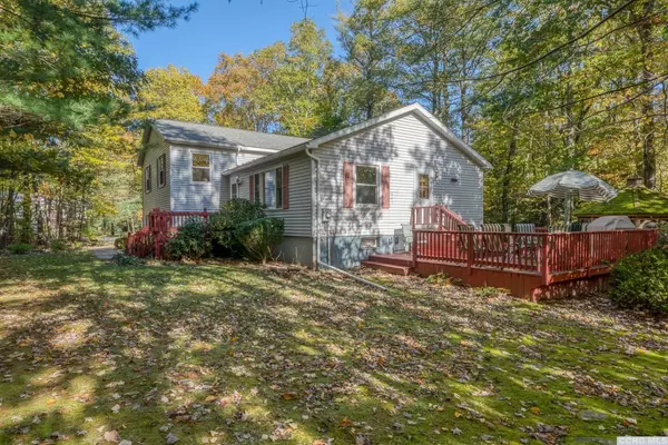 Catskill, NY 12463,27 Hickory Hollow CT