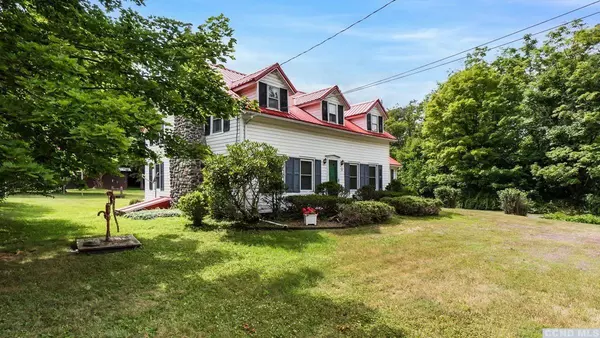 1227 Hearts Content RD, Round Top, NY 12473