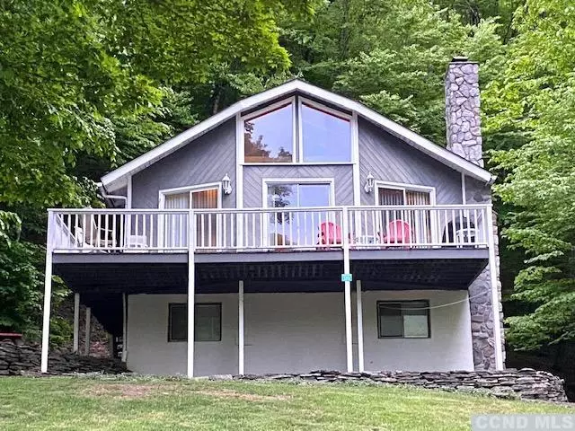 Hunter, NY 12442,320 Diamond Notch RD