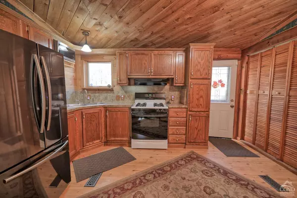 Catskill, NY 12463,10 Penny Lane