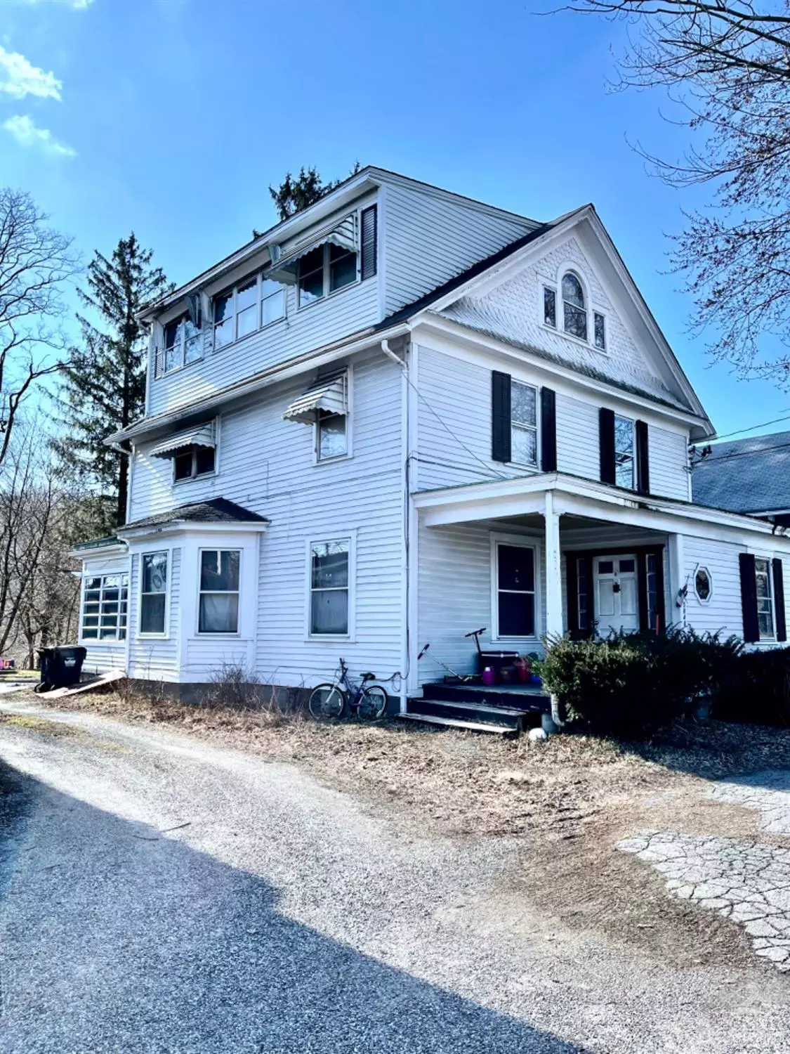 Millerton, NY 12546,5848 S Elm ave