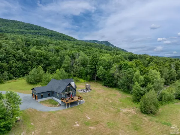 Hunter, NY 12442,171 Ski Bowl RD