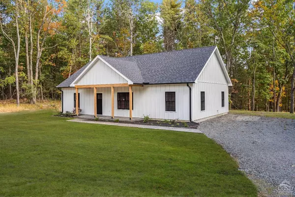 Valatie, NY 12184,105 Chadwycke CT