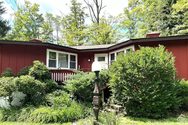 58 Point Breeze AVE, Hunter, NY 12442