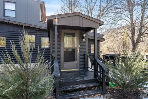 Hunter, NY 12442,113 Van RD