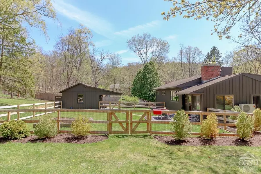 77 Austerlitz st, Chatham, NY 12037