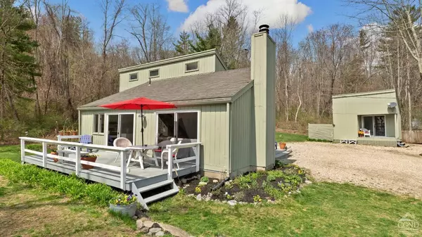 17 Second Street, North Egremont, MA 01230
