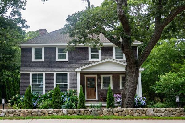 229 State Road, Vineyard Haven, MA 02568