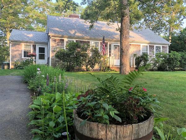 382 Franklin Street, Vineyard Haven, MA 02568