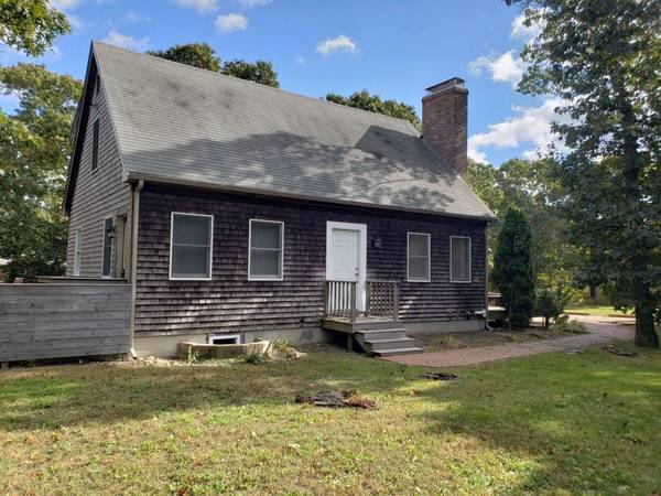 500 Edgartown Road, Vineyard Haven, MA 02568