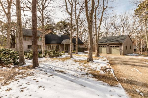 99 Fuller Road, Vineyard Haven, MA 02568