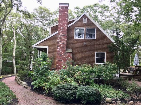 156 Norton Avenue, Vineyard Haven, MA 02568