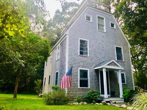 62 Foster Avenue, Vineyard Haven, MA 02568