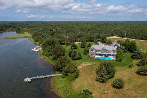 81 Oyster Pond Road, Edgartown, MA 02539