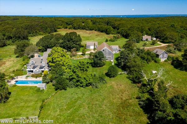 140 Merry Farm Road, West Tisbury, MA 02575