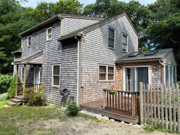 24 Alyssa Lane, Vineyard Haven, MA 02568