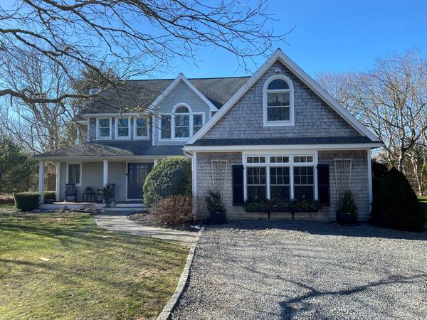 5 Bold Meadow Circle, Edgartown, MA 02539