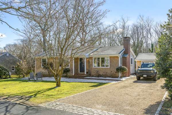 11 Pine Tree Lane, Vineyard Haven, MA 02568