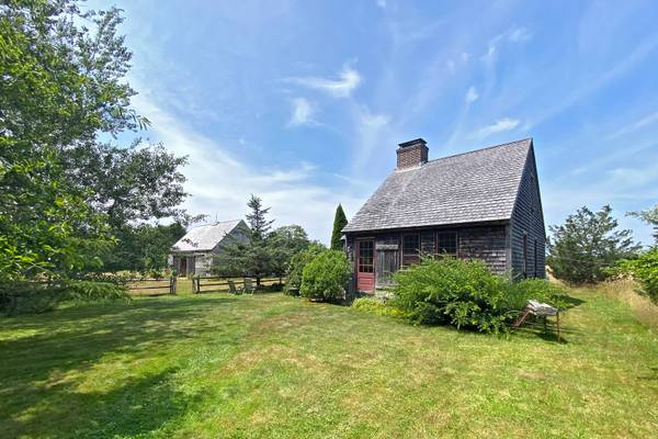 16 Elias Lane, West Tisbury, MA 02575