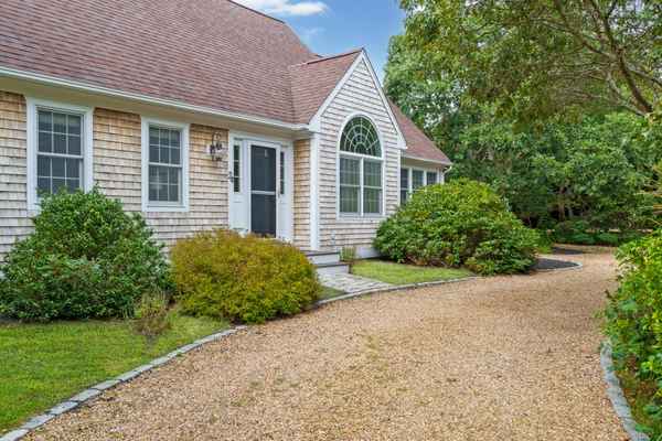 24 Pulpit Lane, Edgartown, MA 02539