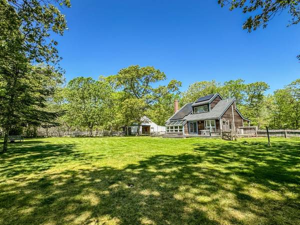 7 Parsonage Woods Road, West Tisbury, MA 02575