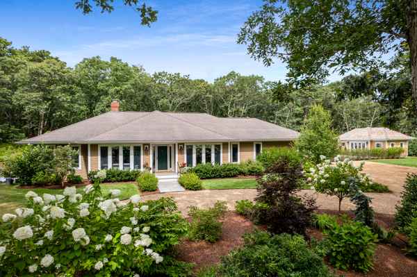 3 Mayhew Way, Oak Bluffs, MA 02557