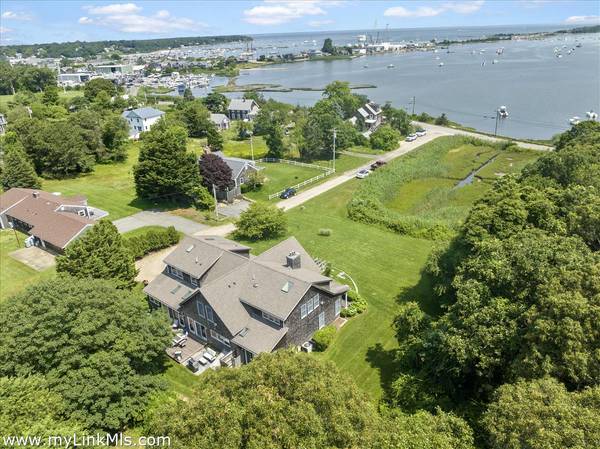 Vineyard Haven, MA 02568,36 Burts Way