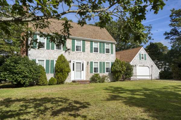 8 Marsh Hawk Circle, Edgartown, MA 02539