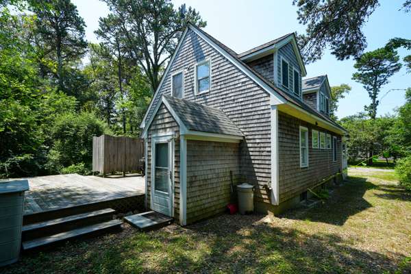 Oak Bluffs, MA 02557,46 Towanticut Avenue