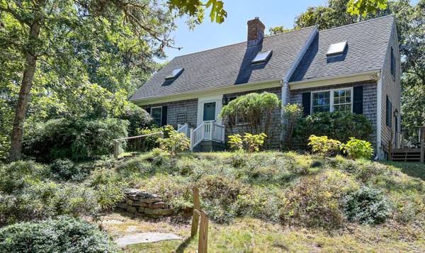 47 Willow Tree Hollow, West Tisbury, MA 02575