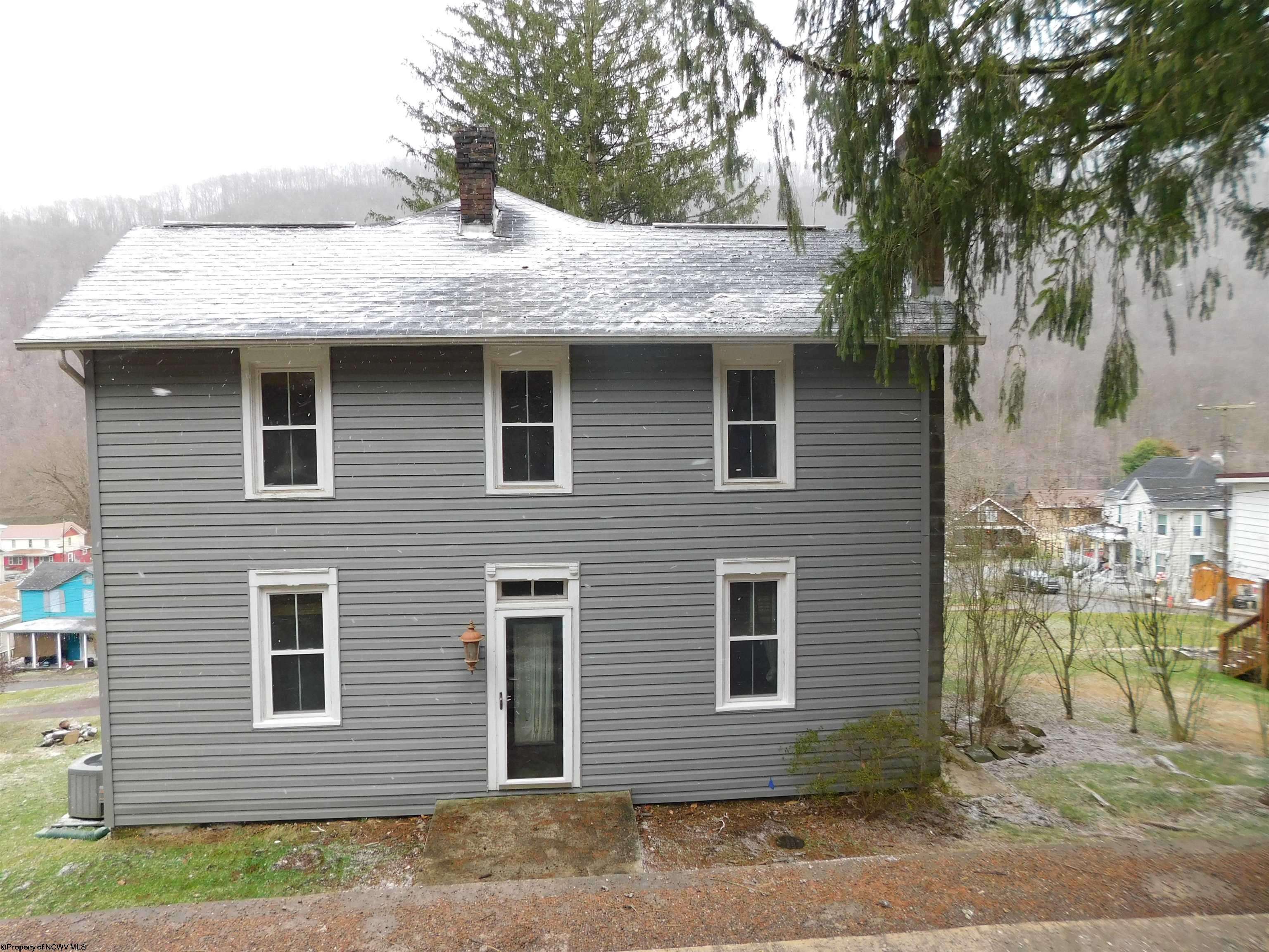277 S Buffalo Street, Rowlesburg, WV 26425