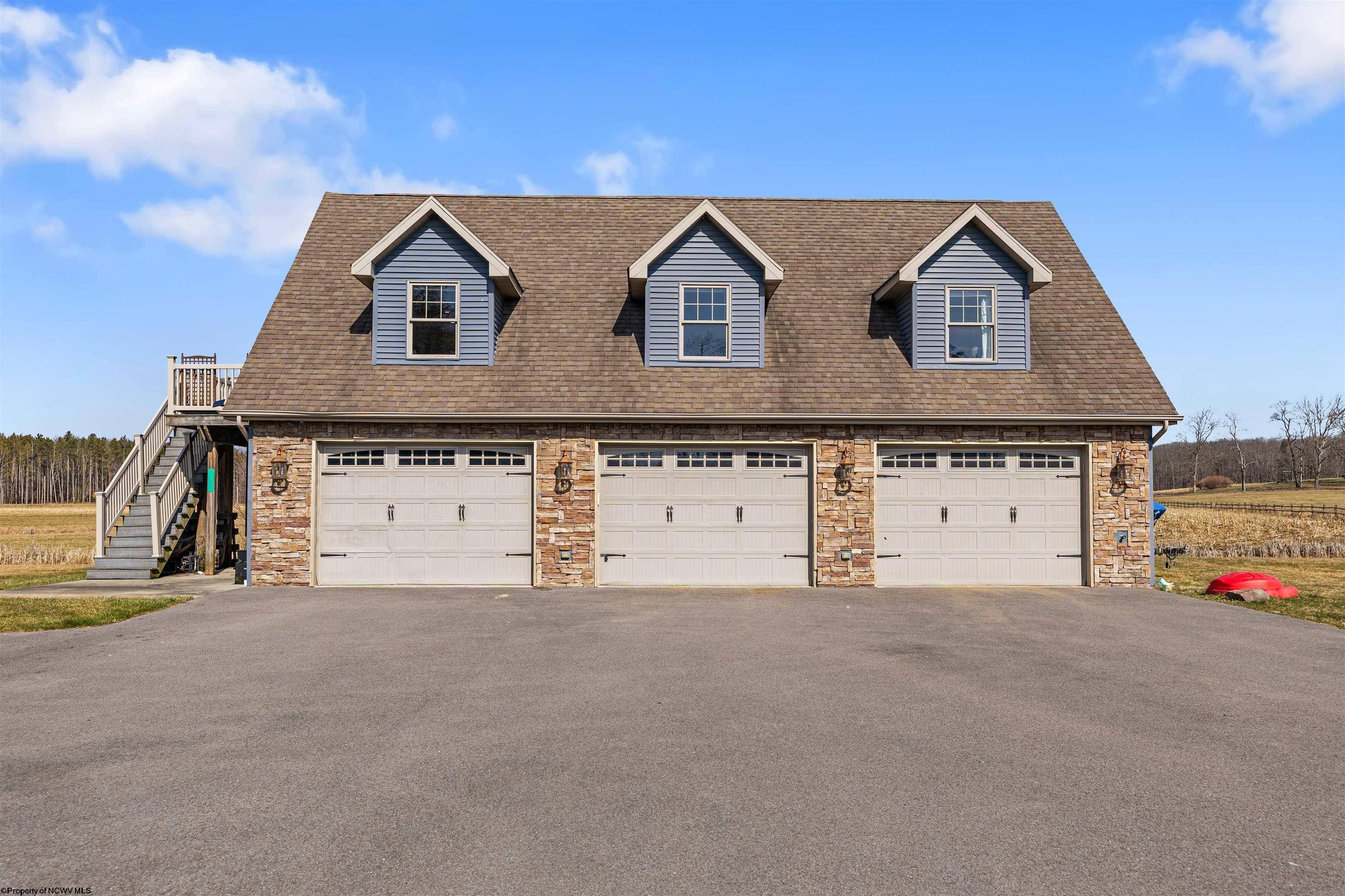 274 E Horseshoe Drive, Bruceton Mills, WV 26525