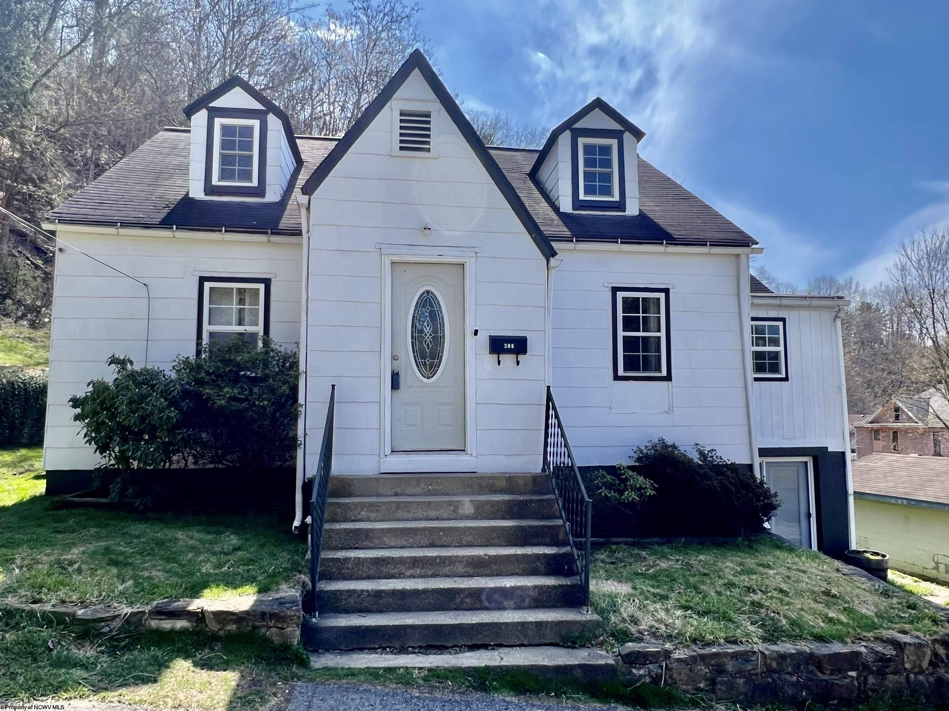 308 Hamilton Street, Mannington, WV 26582