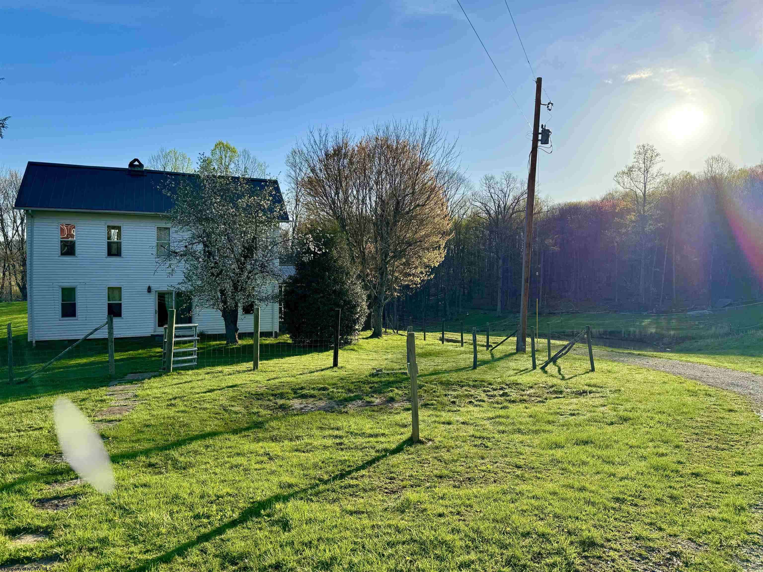 947 Murphy Road, Philippi, WV 26416
