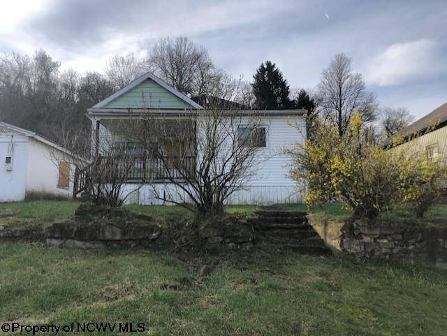 215 Plainfield Avenue, Anmoore, WV 26323