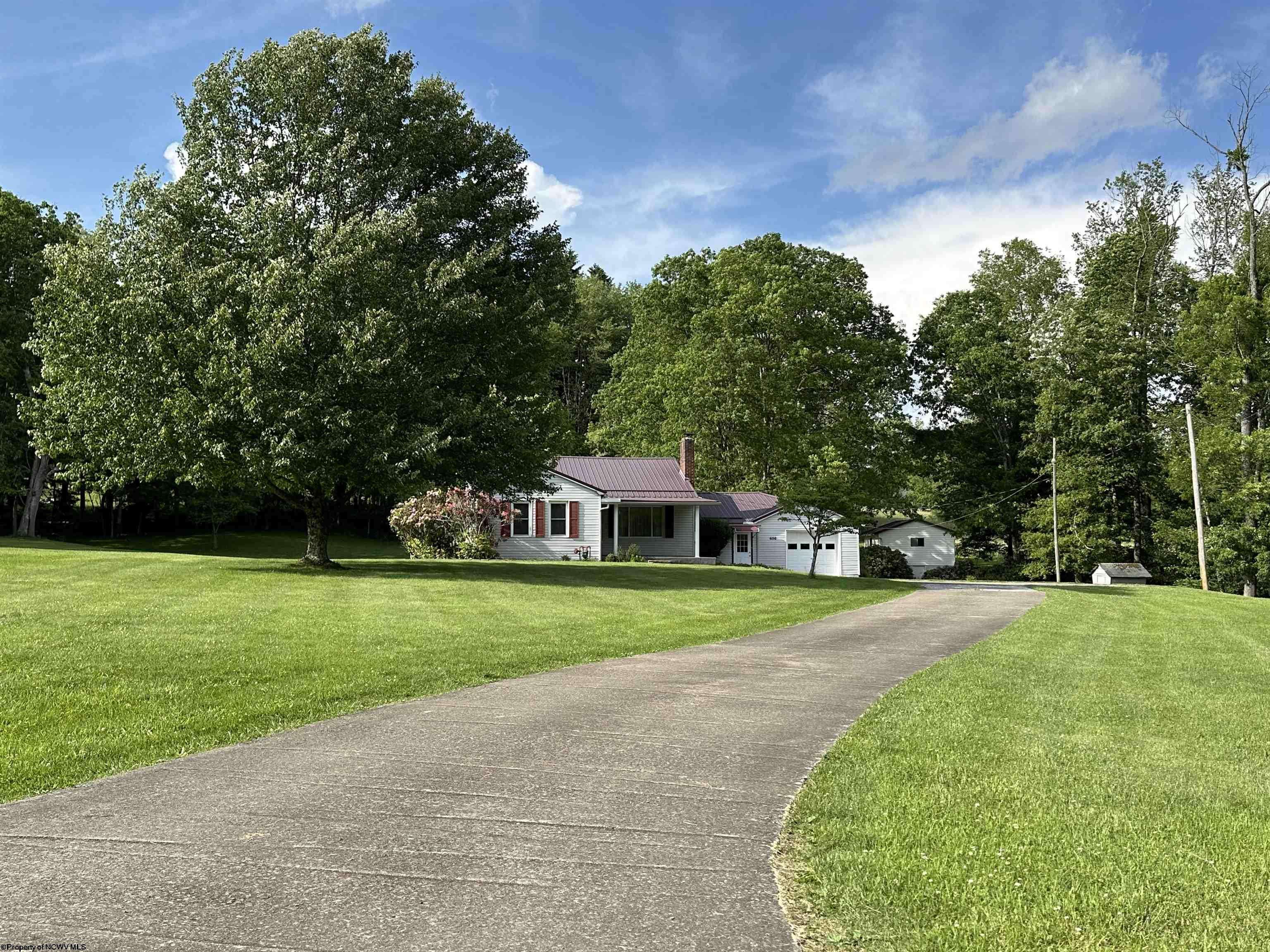 406 S Road, Arthurdale, WV 26520