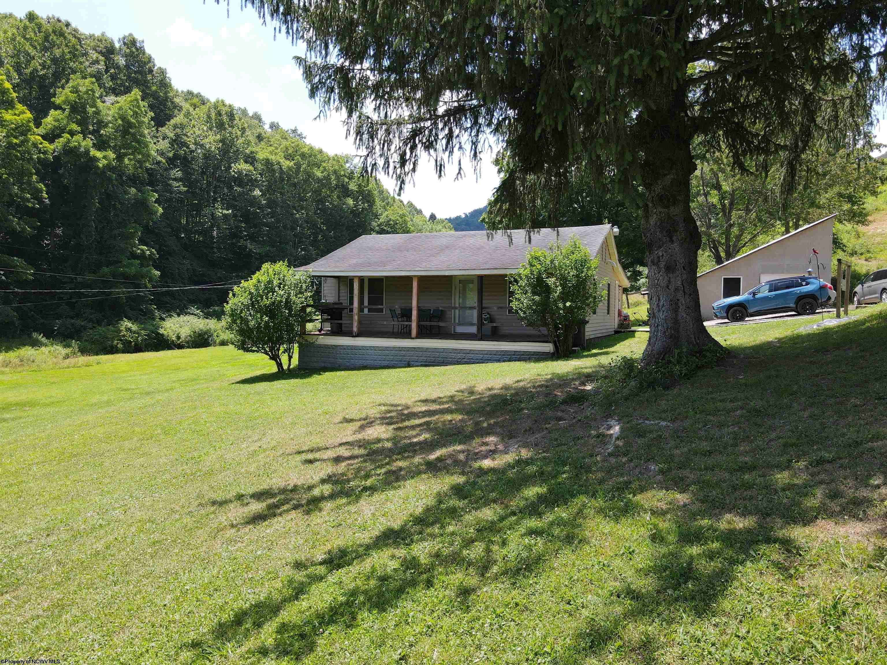 67 Hunters Cove Road, Walkersville, WV 26447