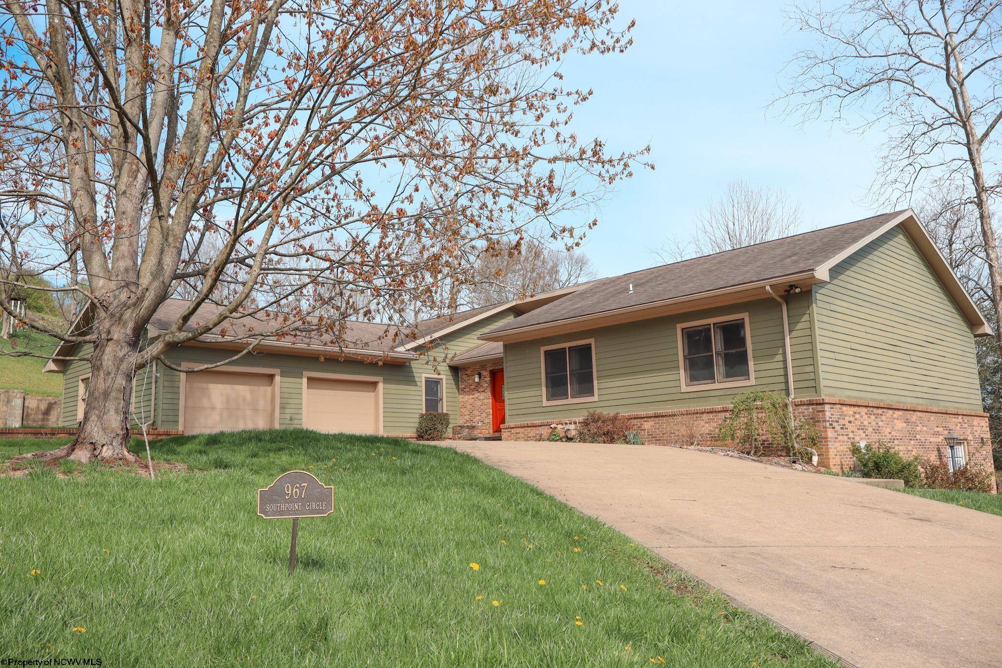 967 Southpointe Circle, Morgantown, WV 26501
