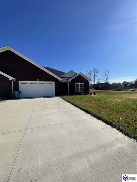 316 River Cliff Boulevard, Brandenburg, KY 40108